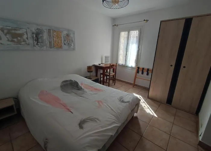 Lou Jas Отель 2*